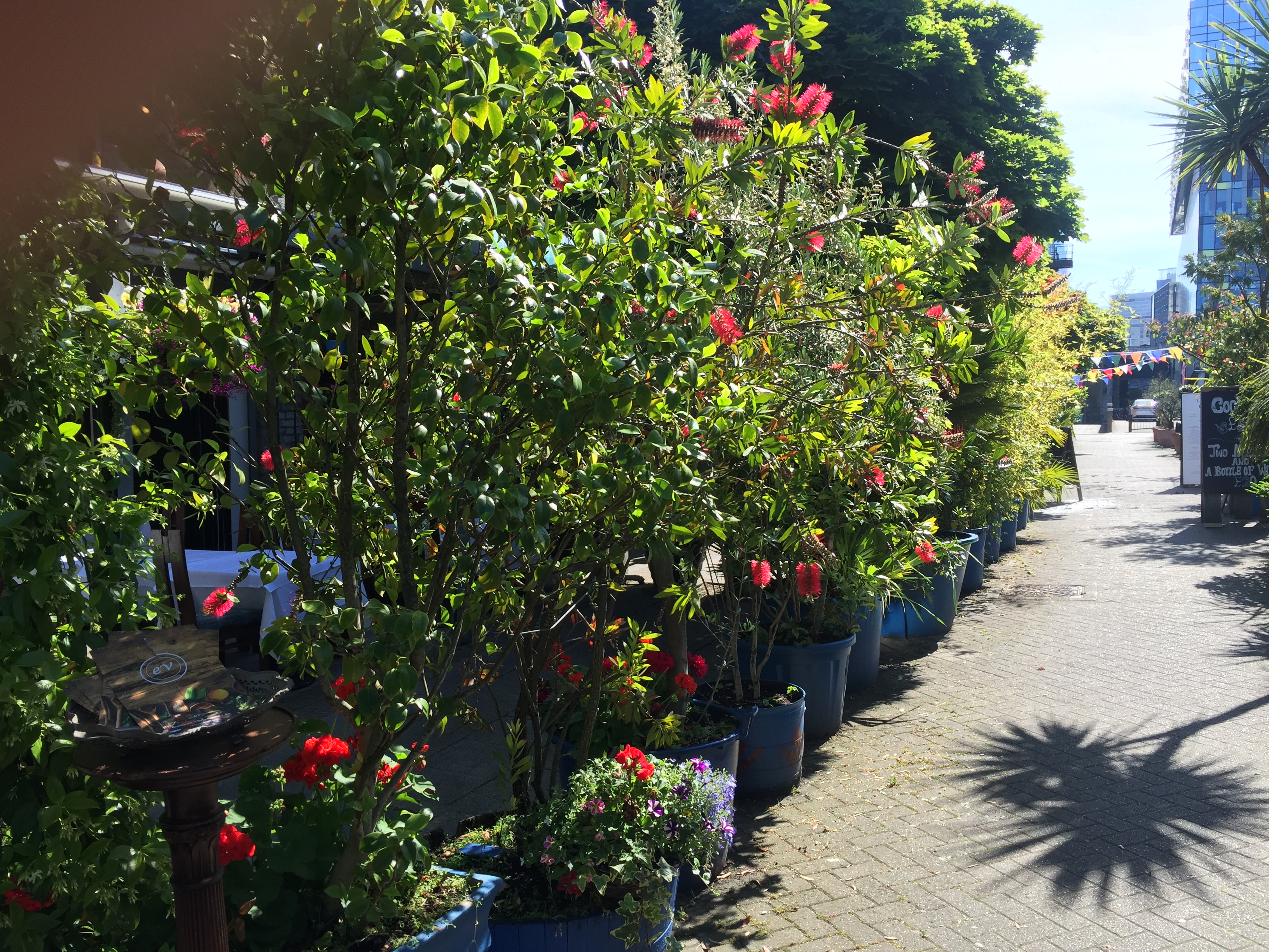 Ev Restaurant Exterior 1